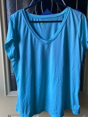 Xersion Turquoise V-Neck Short Sleeve Women's Tee